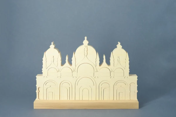 Basilica di San Marco in legno. Puzzle non colorato.