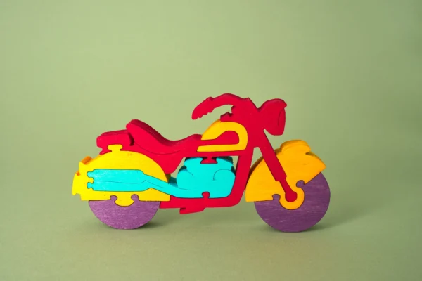 motocicletta in legno scomponibile