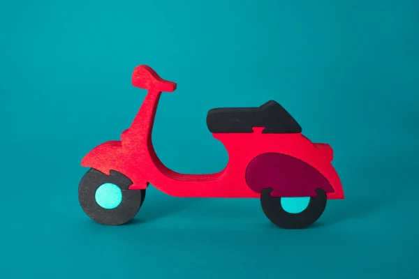 Vespa in legno scomponibile
