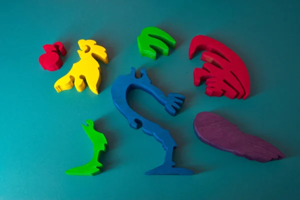 Gallo in legno, puzzle scomposto