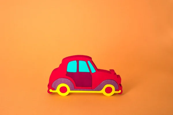 Auto in legno scomponibile