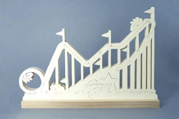 Montagne russe in legno, puzzle grezzo
